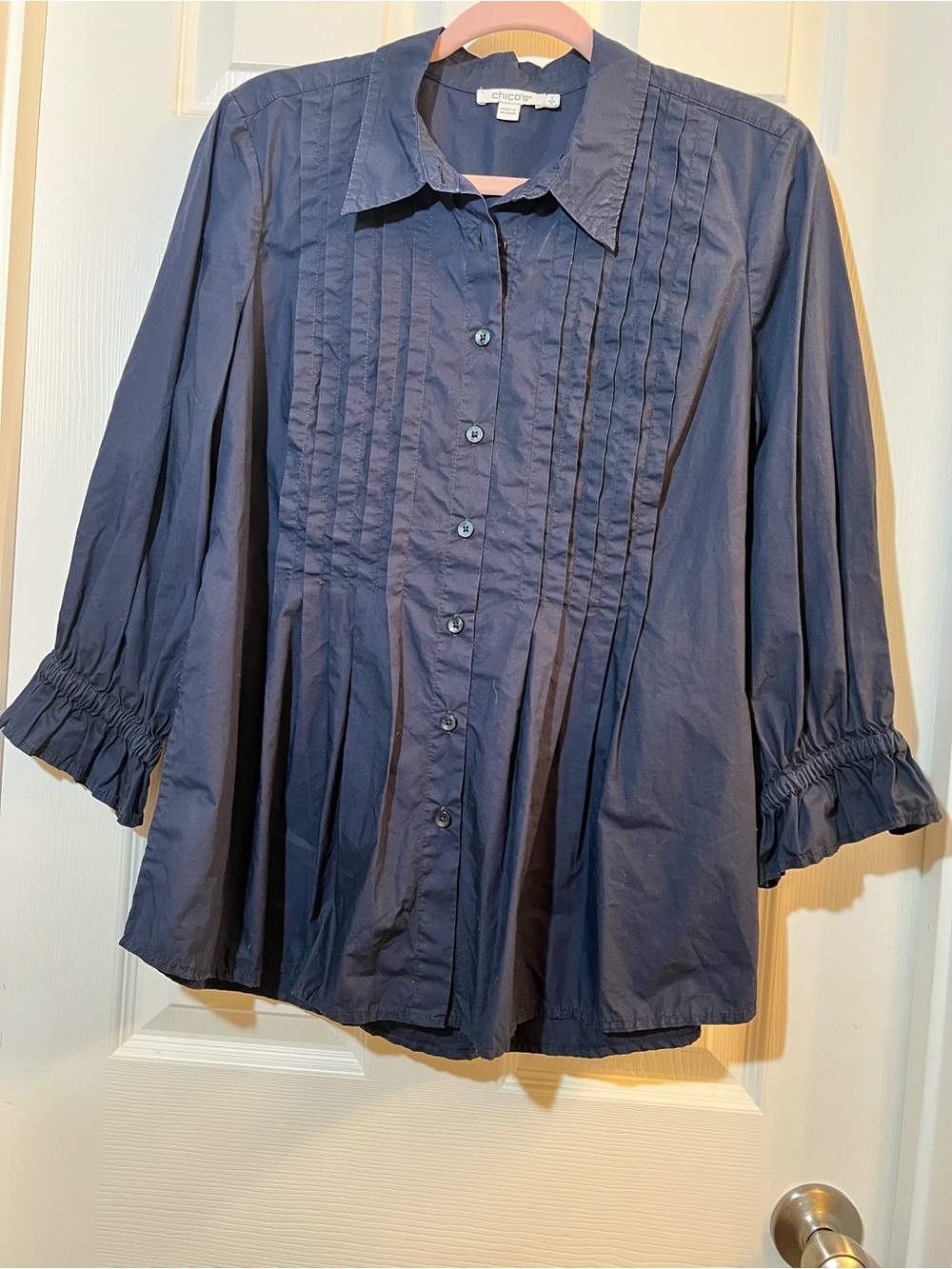🦋 Chico's Navy Pintuck Button-Front Blouse size 1 or medium